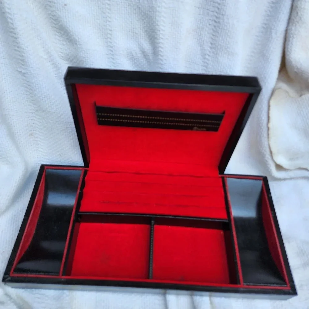 Shields Mens Vintage Jewelry box‎
